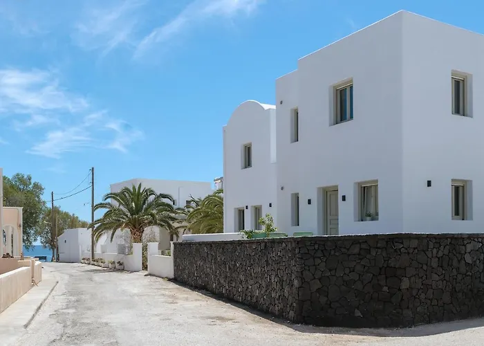 Pet friendly Dolce Suites Kamari 
