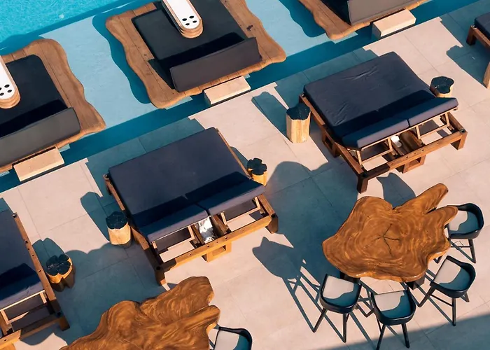 Imerovigli (Santorini) Hotels With Jacuzzi in Room