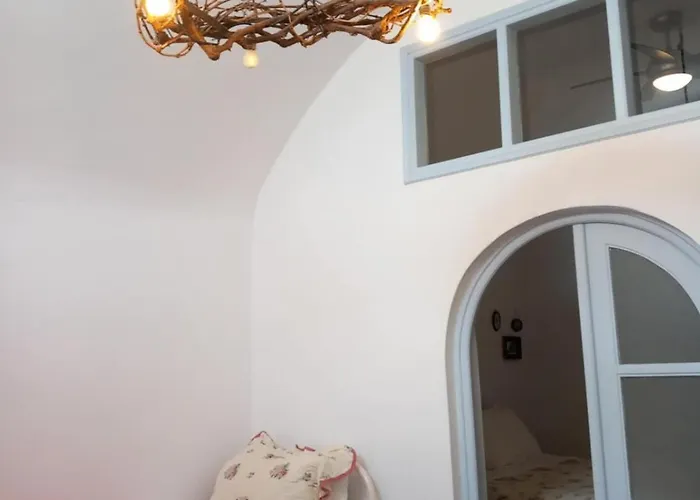 Fira (Santorini) Luxury Villas