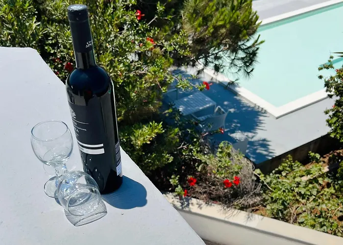 Pet friendly Santo Margarita Apartment Oia 