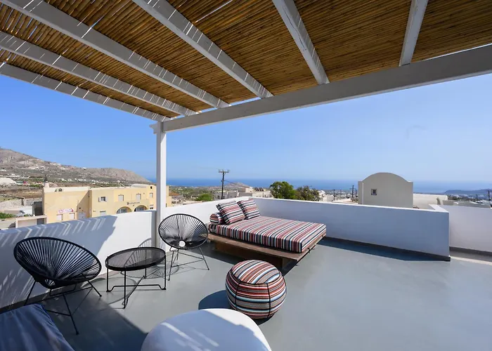 Pyrgos Kallistis hotels near Ancient Thera