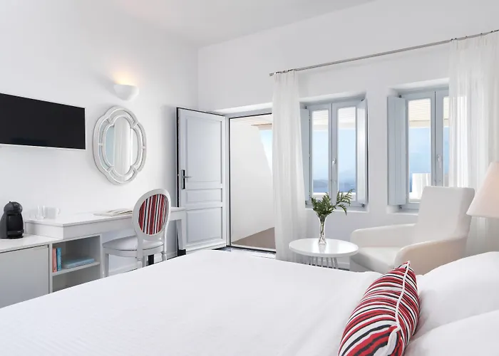 Fira (Santorini) Hotels