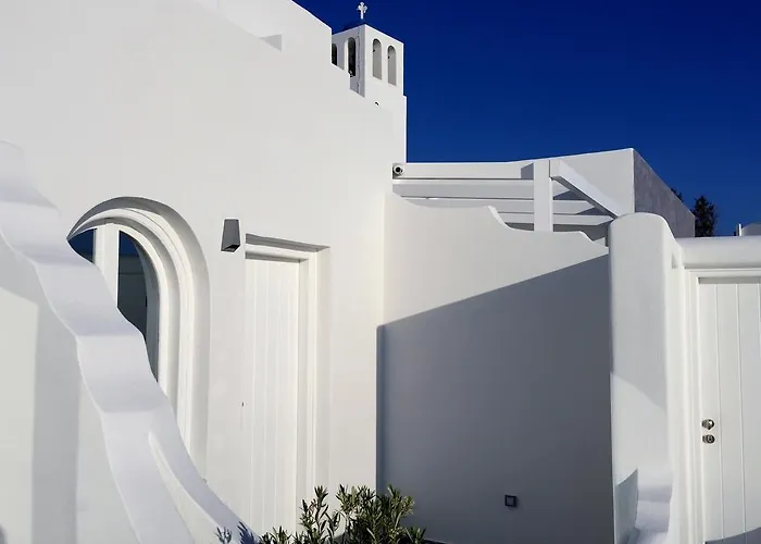 Pet friendly Remvi Suites Firostefani