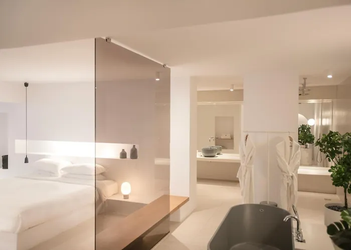 Fira (Santorini) 5 Star Hotels