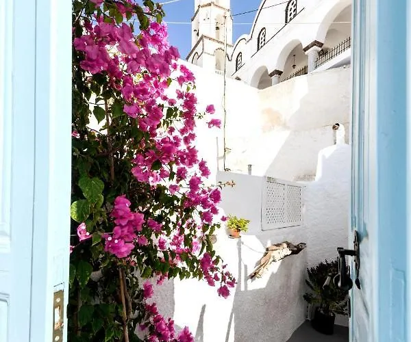 Santorinian Lava House Villa Pyrgos Kallistis